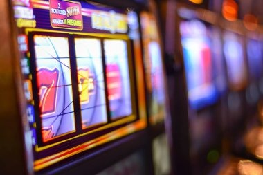 Live-dealer host reveal phase on merdeka777 login Lucky Twins game